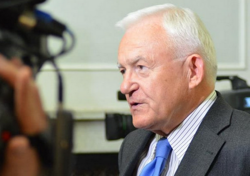 Назвав «російською онучею»: експрем'єр Польщі звинуватив Зеленського у розповсюдженні пропаганди РФ